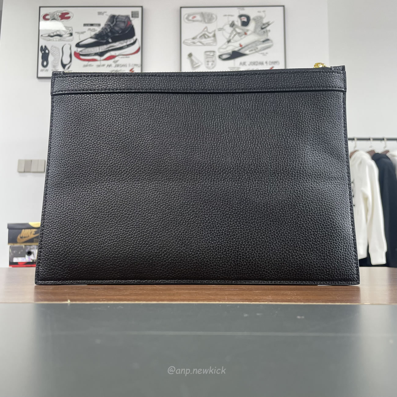 Thom Browne Logo Stamp Leather Document Holder (6) - newkick.cc